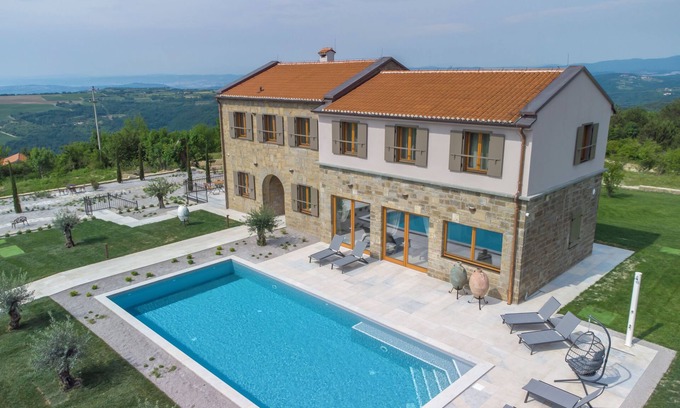 Buje Villa | 5 Star Luxurious Villa Paradiso d'Istria with Spa and pool