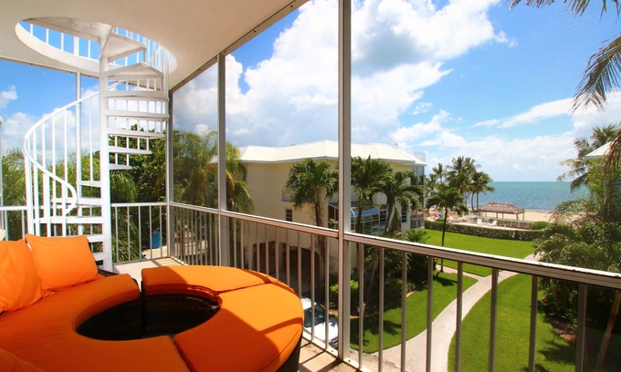 Islamorada House | 5 Star Modern Oceanfront Islamorada Townhome on the Beach!
