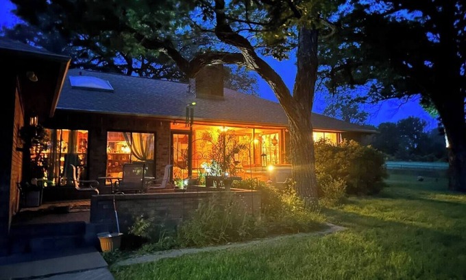 Hamilton Bed & Breakfast | 5 star ranch retreat with a million dollar view