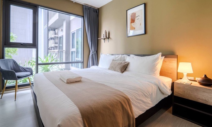 Khlong Tan Apartment | 5 Star Sukhumvit Condo Infinity Pool Gym Sauna