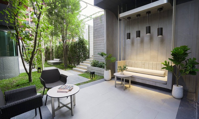 Phra Khanong Apartment | 5 Star Apartment w/Infinity Pool, Gym, Co-working