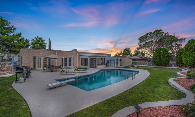 El Paso House | 5 Star-Tranquil Modern Oasis in the Desert!