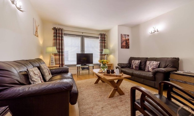 Fort Augustus Apartment | 5 The Brothers Wing: Luxury Holiday Accommodation - sleeps 5 guests in 2 bedrooms