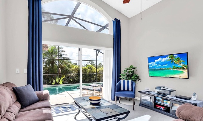 West Kissimmee House | 5★ Villa at Emerald Island – 3mi to Disney! South-Facing Pool + Game Room