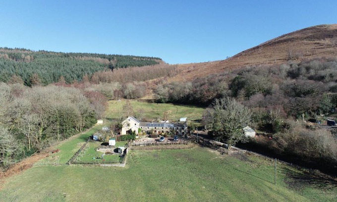 Cwmbach House | 50 m² Farmhouse ∙ 2 bedrooms ∙ 4 guests
