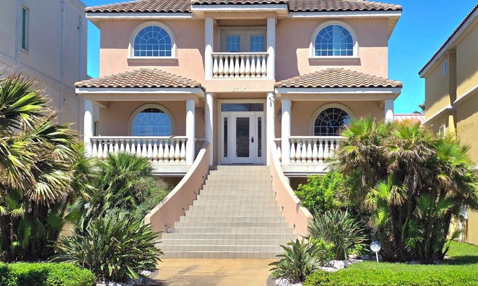 South Padre Island House | 50% off! Direct-to-Beach, Huge 4300sqft private home, 6Bdrms w/6 ensuite baths