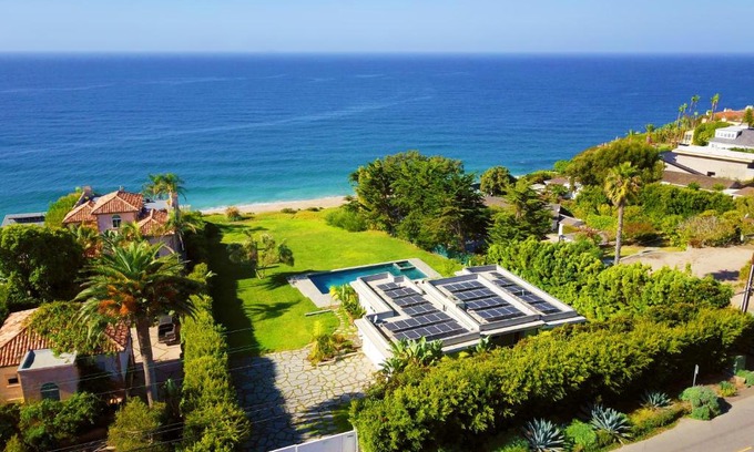 Central Malibu Villa | 50 PCT OFF! Malibu Ocean Escape, Pool, Walk to Beach