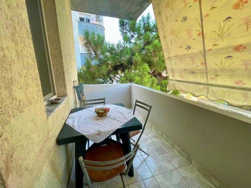 Shkembi i Kavajes Apartment | 50 Steps to the Sea