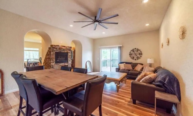 Michigan Hill House | 5000sqft W Indoor Hotub, Gameroom, Views & Private Suite!