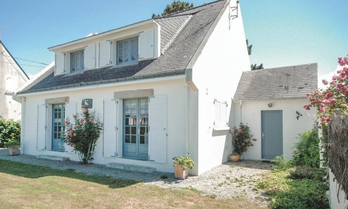 Penestin House | 500m from the beach, in a quiet enclosed wooded plot of 520 m2.