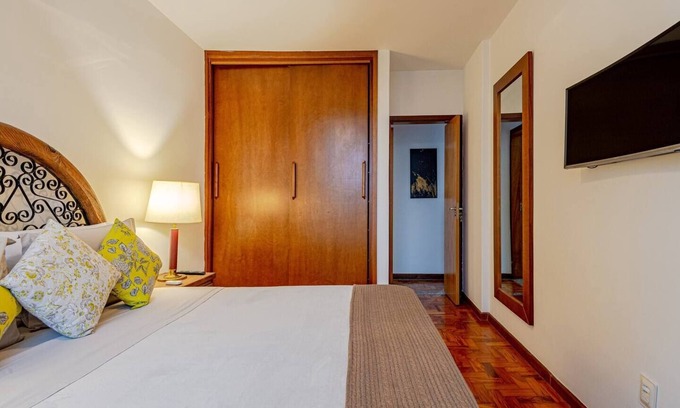 Consolacao Apartment | 500Mbps *QBed*Smart Tvs *Garage*645 sq. ft. w/view