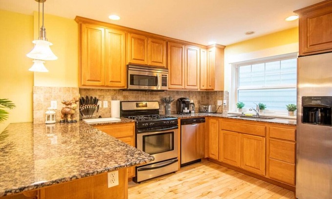 University District House | 5033A UW · Charming 2b1.5b Townhome in U District