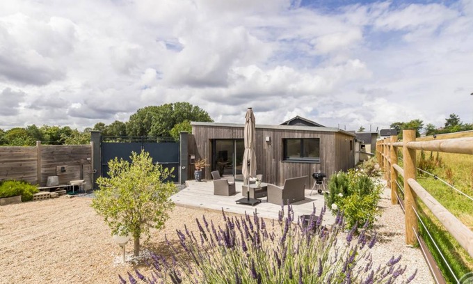 Tourlaville Cottage | 51 m² Cabin ∙ 1 bedroom ∙ 2 guests