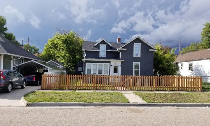 Cheyenne Apartment | 514 w 23rd st