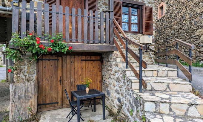 Saint-Ilpize Cottage | 52 m² Cabin ∙ 2 bedrooms ∙ 4 guests