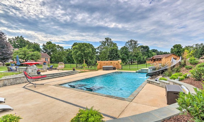 Charles Town House | 520 m² House ∙ 5 bedrooms ∙ 22 guests