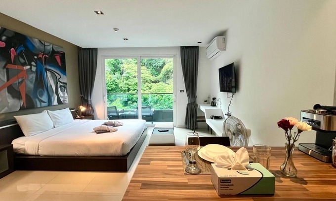 Patong Apartment | 521 - 5 Stars Pool View Large Studio at Patong Beach
