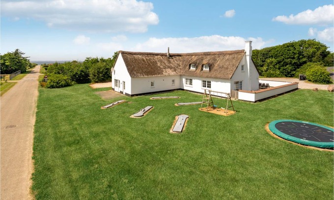 Vinderup House | 529 m² House ∙ 11 bedrooms ∙ 24 guests