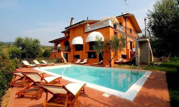 Massa e Cozzile Apartment | 54 m² Apartment ∙ 2 bedrooms ∙ 5 guests