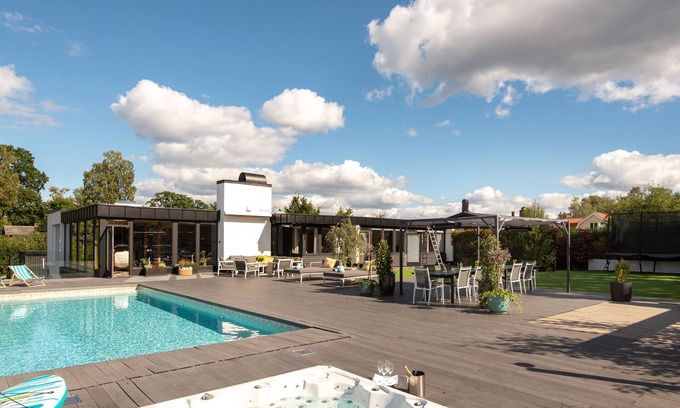 Tyreso House | 540sqm Luxury design house by the lake with pools