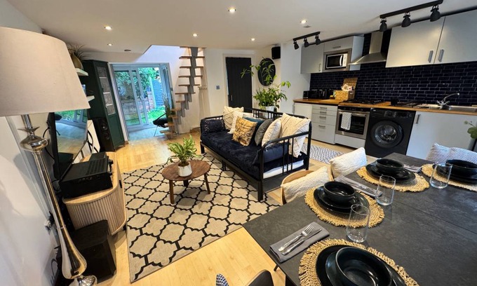 Holbrooks Cottage | 55 m² Cabin ∙ 1 bedroom ∙ 4 guests