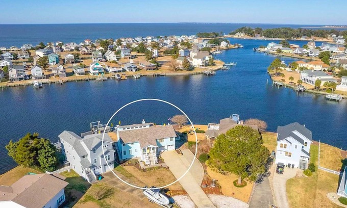 Colington Harbour House | 5527 Blue Skies and Tailwinds * Canalfront