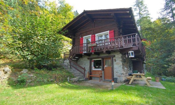 Bovernier Ski Chalet | 56 m² Chalet ∙ 2 bedrooms ∙ 9 guests