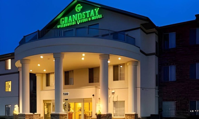 Faribault Hotel | 56 m² Hotel ∙ 2 bedrooms ∙ 127 guests