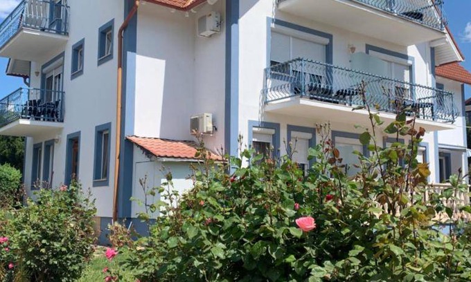 Balatonfured Apartment | 56 m² Serviced apartment ∙ 2 bedrooms ∙ 4 guests