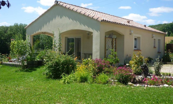 Saint-Paul-Flaugnac House | 57 m² House ∙ 1 bedroom ∙ 2 guests