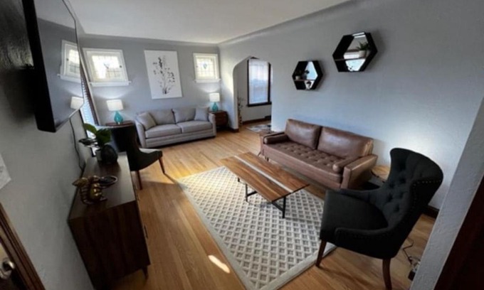 Northampton House | 5733 Tholozan Luxury 2 Bedroom Home With Fenced Backyard