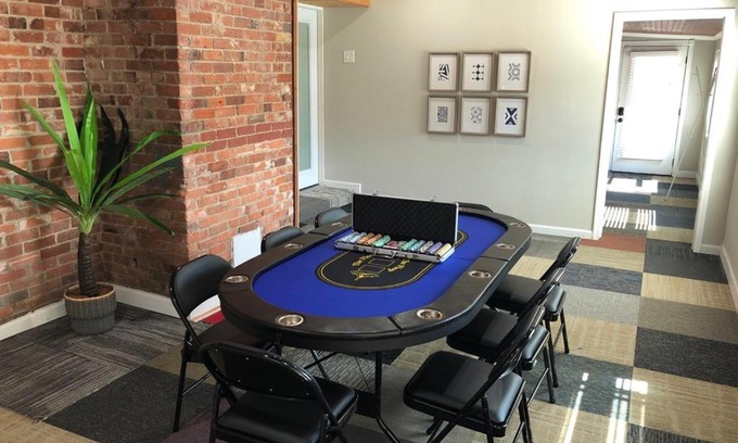 Dallas House | 5BD-3BA in the Heart of Dallas wit Pool & Hot Tub