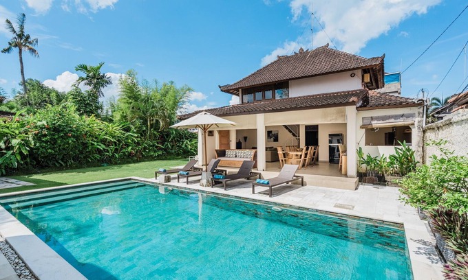 Sunset Road Villa | 5BD 5BA Villa Located In The HEART Of Seminyak! - 4Min Drive To Seminyak Square!