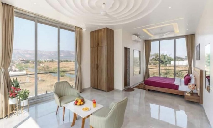 Talegaon Dabhade Villa | 5BHK Delight -Mountain View/Steam Room, Pool table