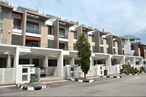 Gelugor House | 5BR 3Storey Cozy Gelugor Homestay 15pax