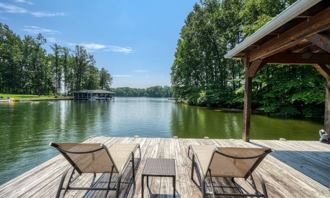 Mineral House | 5BR, 4.5BA w/lrg dock, internet up to 1 gigabit, beds made prior to arrival.