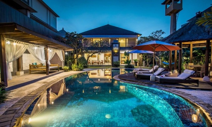 Kerobokan Villa | 5BR Private Villa near Seminyak