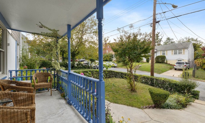 Hyattsville House | 5miles to Washington DC sight see: charming villa