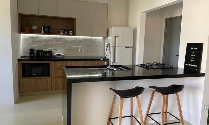 Barra da Lagoa Apartment | 5min da Orla do Itaguá, Wi-fi, Varandas e Rede