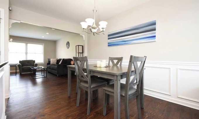 Plymouth House | ★5min To Kellogg Park★Plymouth★Parking ★W/D★ |64