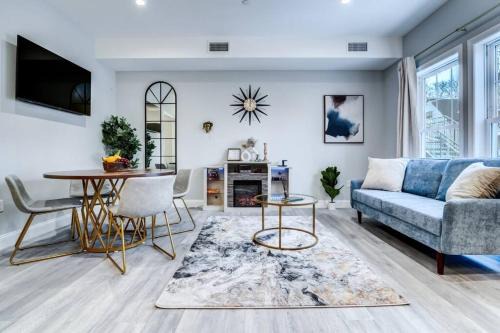 The Hill Apartment | 5min to Yale - Free Parking - Pet Friendly - Shops