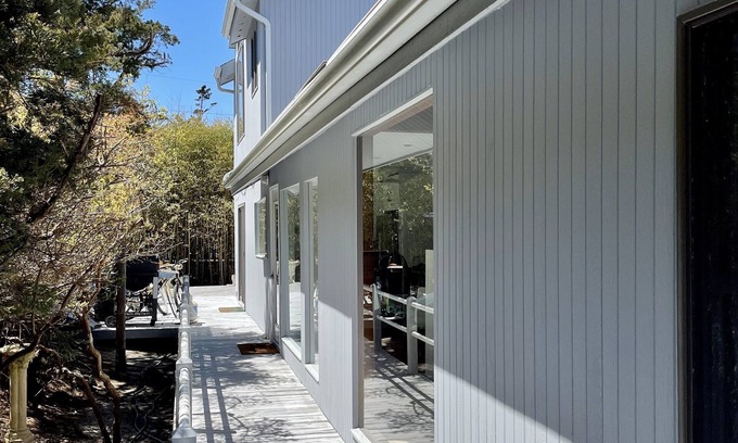 Ocean Beach House | 5th from the beach, dog friendly, sleeps 10, outdoor shower a/c utils included!