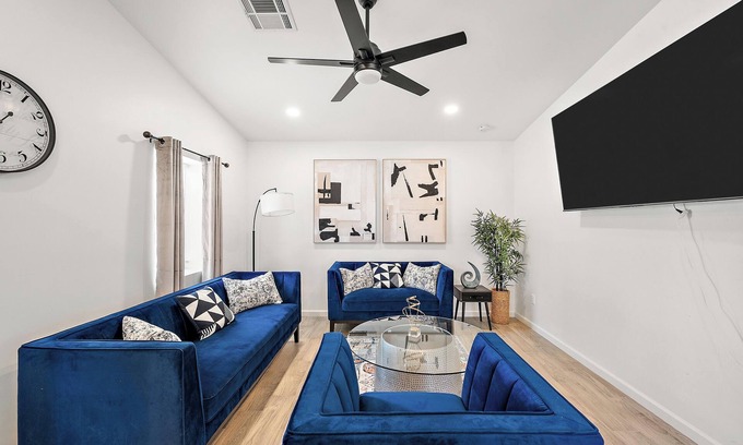 Alhambra House | 6.5 Miles From Downtown Phoenix