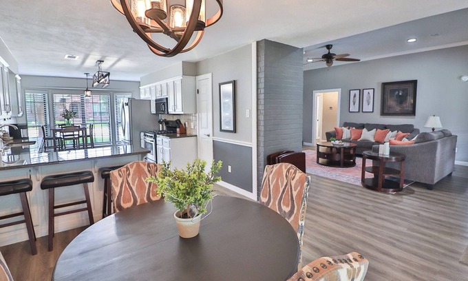 Copperfield House | 6.6 miles to Texas A&M University! Great Beds, Quality Bedding, and Super Clean!