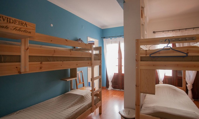 Ericeira Villa | 6 Bed dorm: Chill Hill Hostel & Private Rooms - Peach Garden (RNAL Nº 7624/AL)