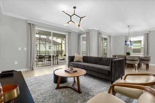 Campbell House | 6 Bedroom 5 Bathroom Storey Lake 4371 Rs