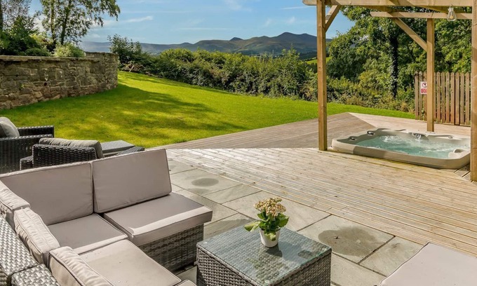 Brecon Cottage | 6 bedroom accommodation in Cradoc, near Brecon