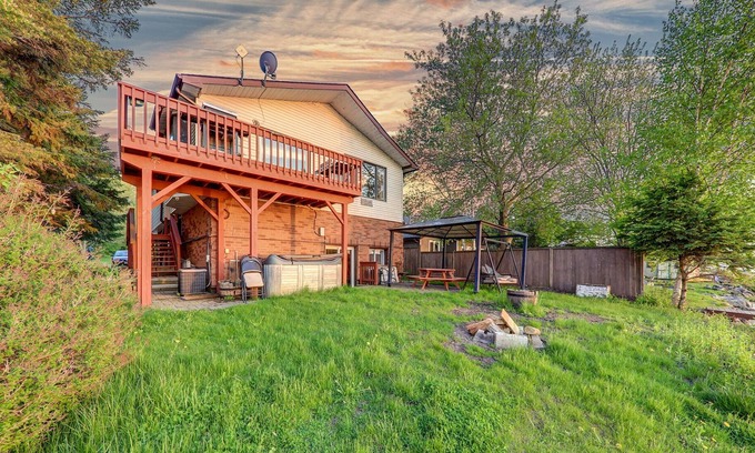 Janetville House | 6 bedroom, breathtaking view , stunning lakefront, hotub , 50 Min T.O