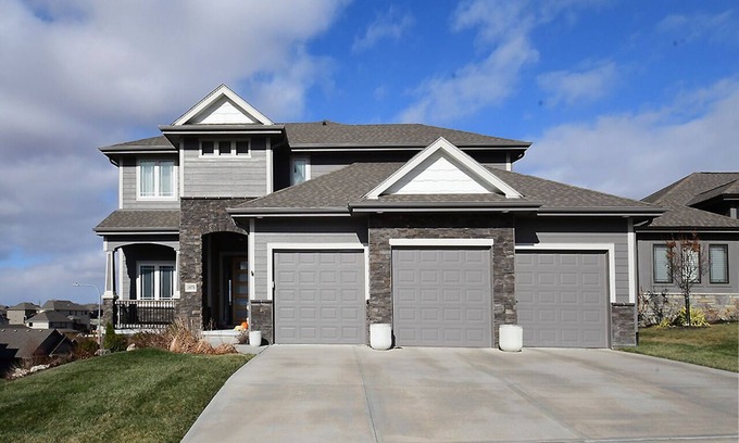 Elkhorn House | 6 Bedroom Family Home - 8 beds