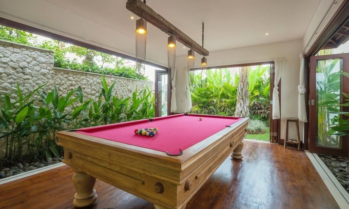 Umalas Villa | 6 Bedroom Umalas Pool Family Villa 3707